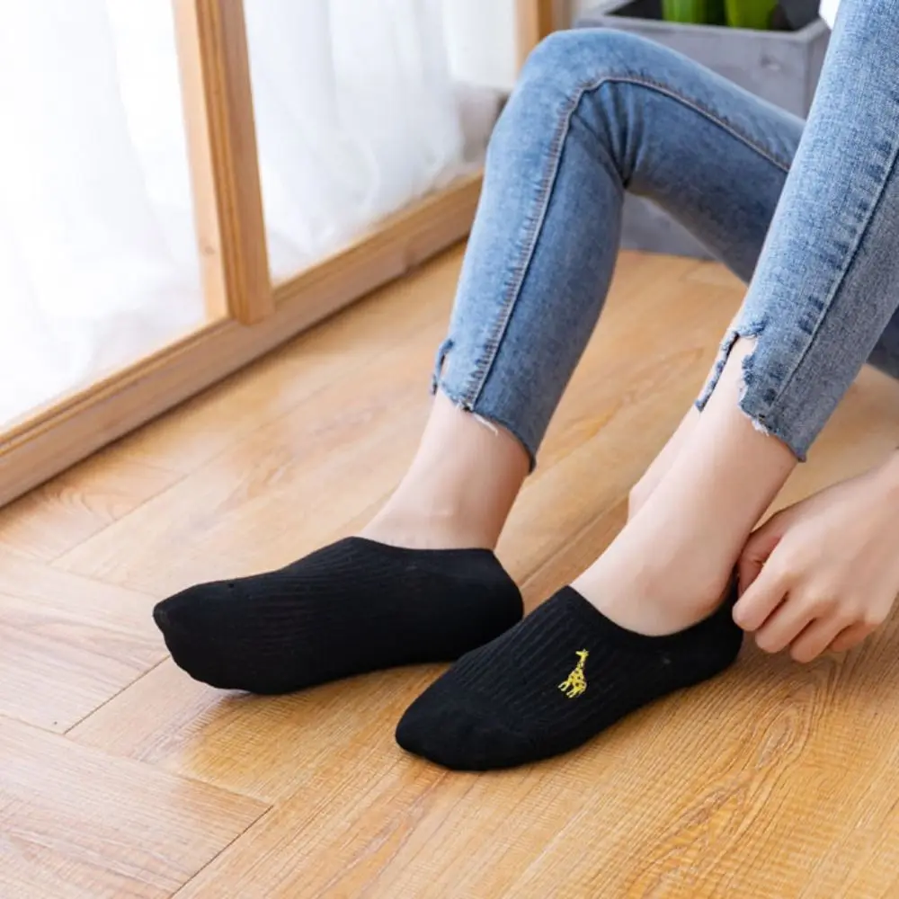 10Pairs الكرتون رقيقة قارب الجوارب الحيوان التطريز الحلو الجوارب القصيرة عدم الانزلاق المطاط الجوارب غير مرئية الكاحل الجوارب الشارع الشهير #1