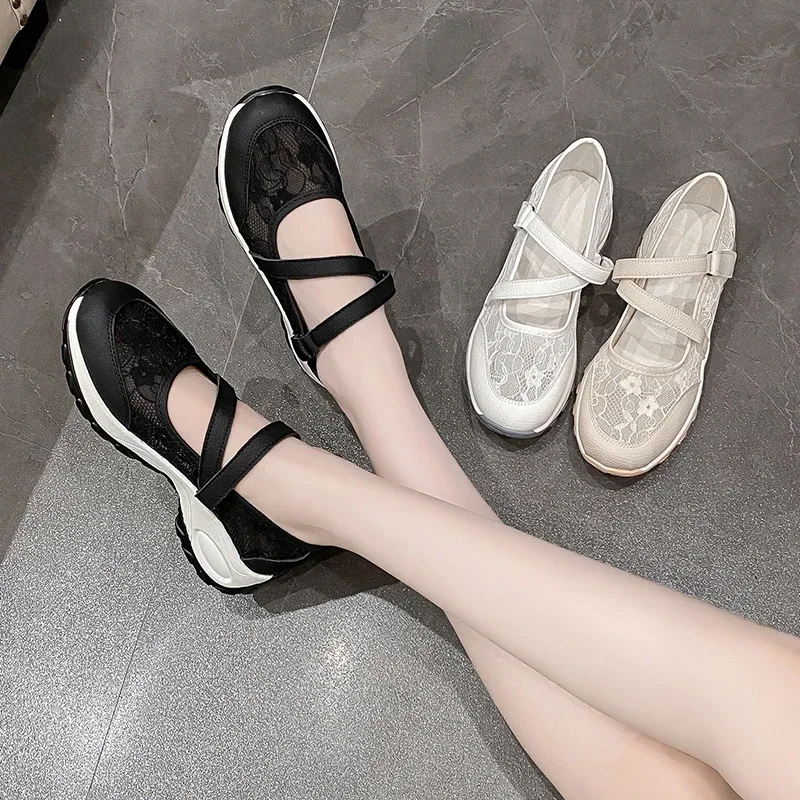 Thick soled casual women's shoes 2024 versatile new lace patchwork shallow mouth single shoe women's fashionable sports shoes