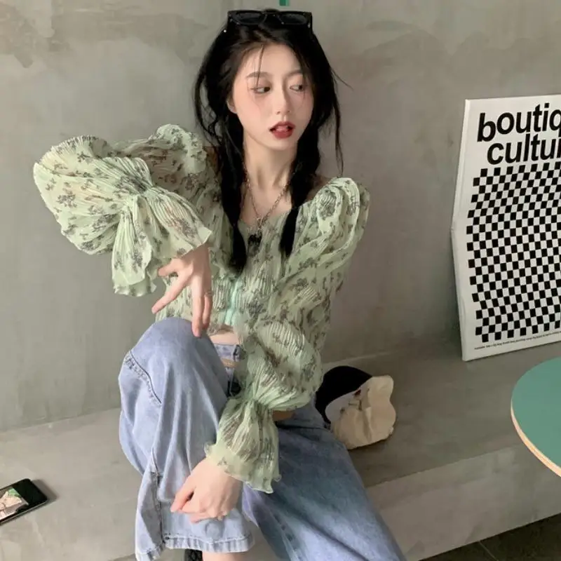 Girl Floral High Waisted Design Short Shirt Long Sleeved Sunscreen Top Shirt