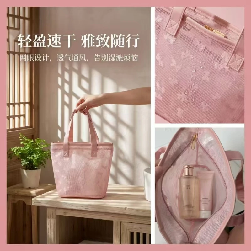 la-borsa-da-viaggio-pero-storethis-humanized-partition-separa-gli-strumenti-per-la-cura-della-pelle-dai-prodotti-in-crema-e-dalle-bottiglie-di-liquidi