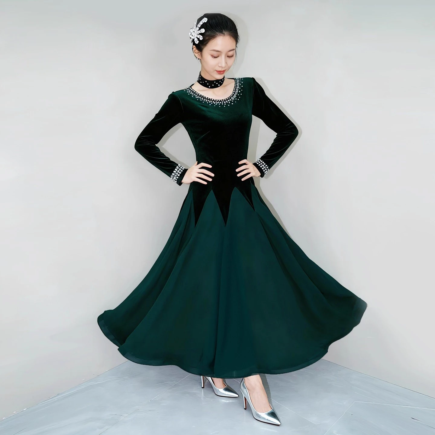 Robes de danse élégantes pour femmes, robe de danse de valse, vêtements de compétition Standard en velours, Costumes de spectacle modernes pour femmes, nouvelle collection 2026