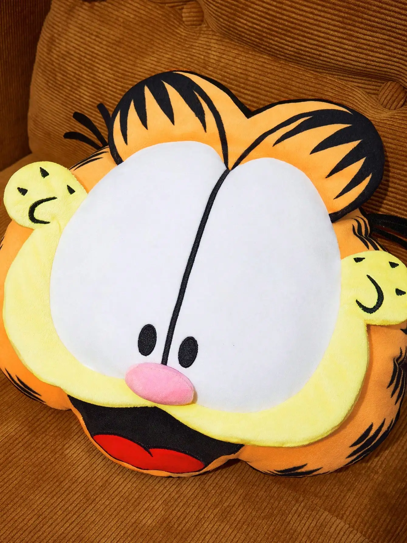 غارفيلد |   SHEIN قطعة واحدة من وسادة رمي القطيفة الكرتونية اللطيفة، نسيج ناعم ومريح، مناسب للغرفة والسيارة والأريكة