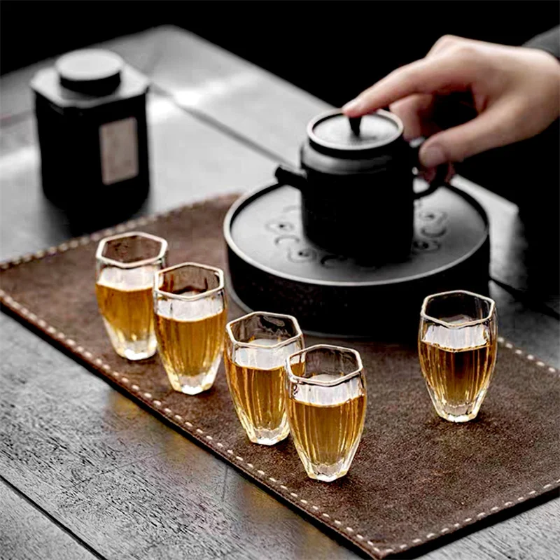 2 Stück/Set Kleine 50ml Sechseckige Glas-Teetasse für Teezeremonie, Kung-Fu-Teebecher, Tee-Meister-Tasse, Sake-Weinbecher