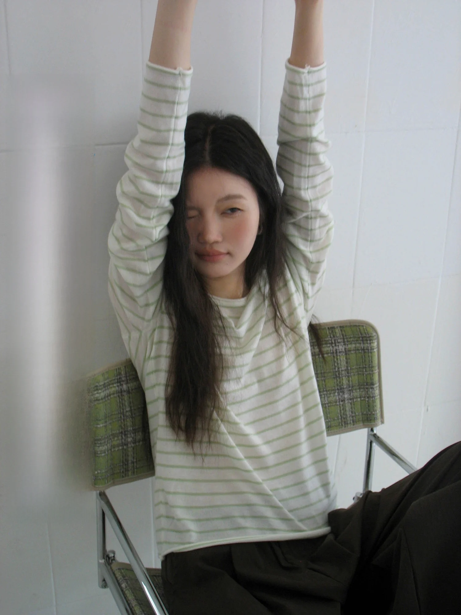 

Свободная женская футболка с длинным рукавом в зеленую полоску, повседневный стиль, весна 2026, новая корейская модная свободная блузка для женщин