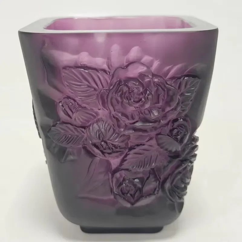 French pivot decorated crystal tabletop vase with square glass, elegantly designed