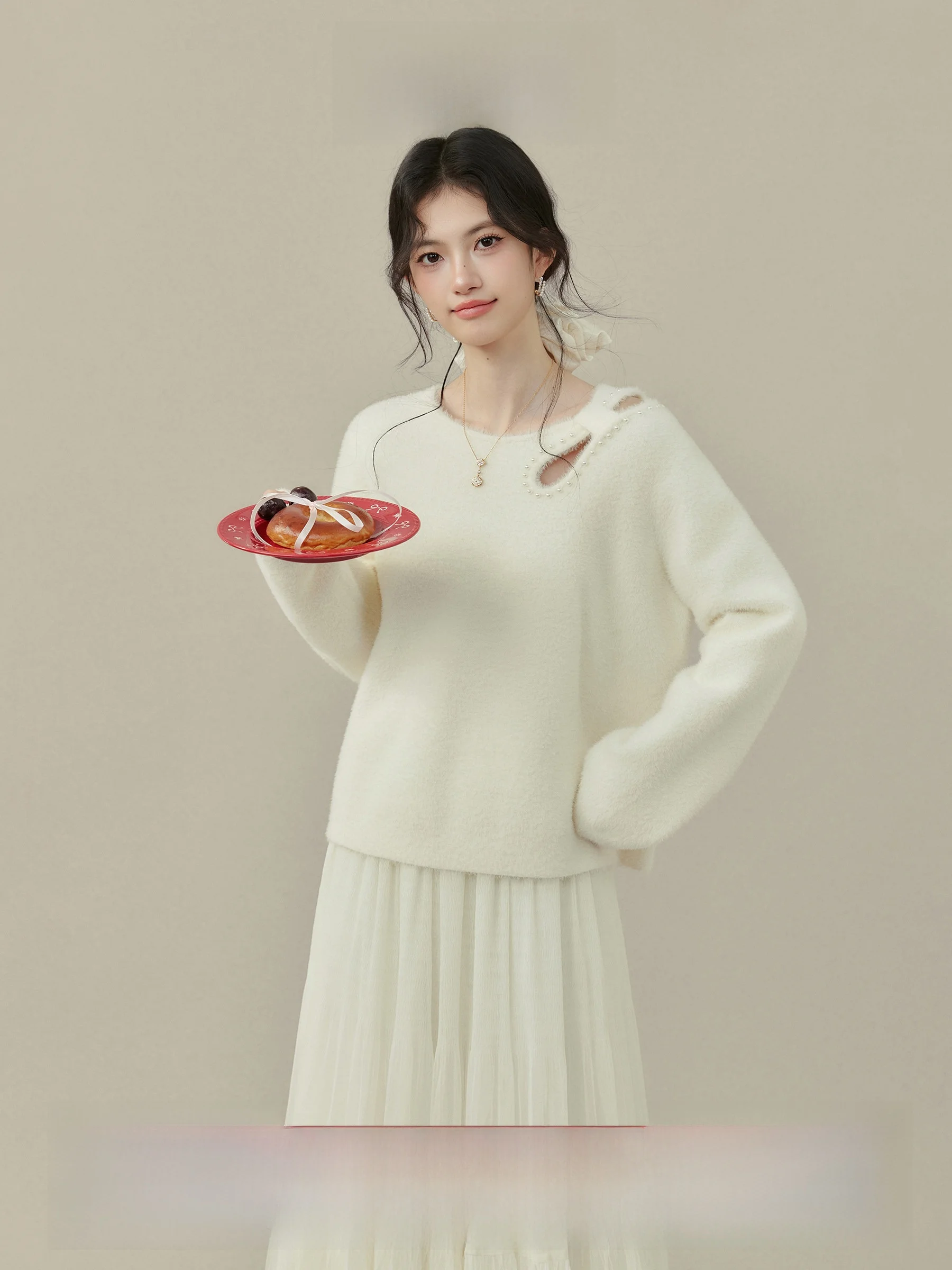 

Вязаный свитер Ele с вырезами, женская внутренняя одежда, топ из искусственного меха от Wang Ou Xixi, новая коллекция Осень-Зима 2025