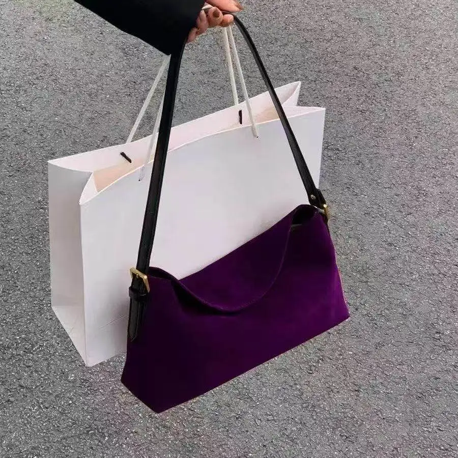 

Fashion Red Suede One Shoulder Bag for Women Light Luxury Red Wedding Handbags Autumn Winter Premium Commuter Pillow Bag