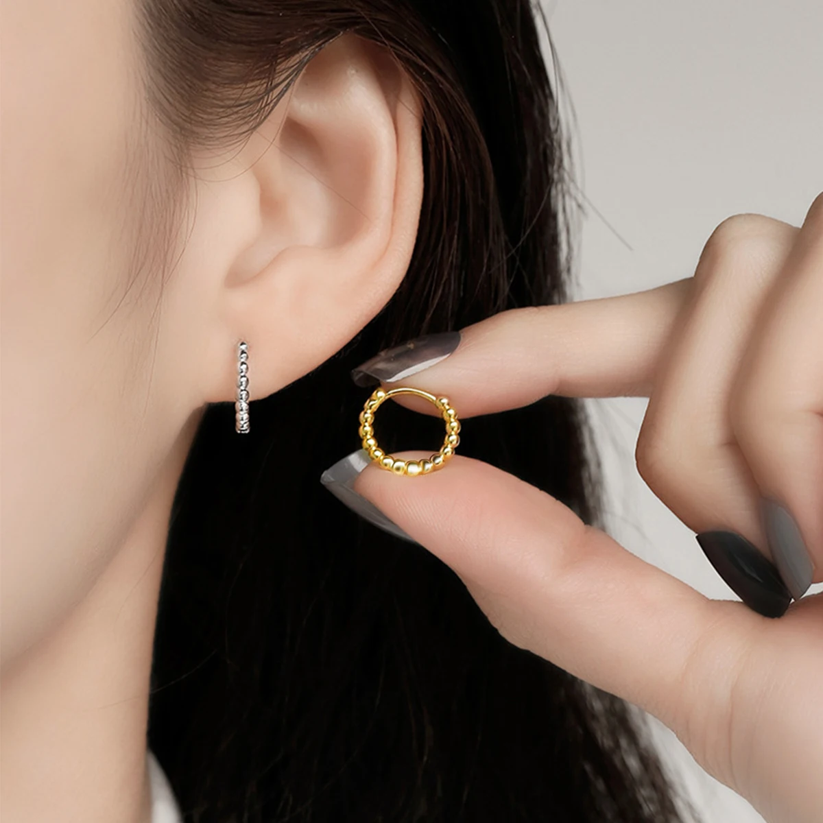 Piccoli orecchini a cerchio singolo per le donne orecchini con fibbia in osso dell\'orecchio delle ragazze orecchini Piercing minimalisti accessorio