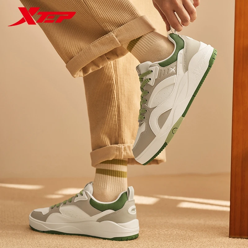 Xtep Low Top Skateboarding Shoes for Women  Winter Wrapping Leather Height-increasing Leisure Sports Shoes 976418310010