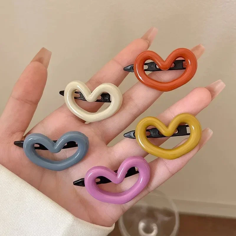 2pcs Girls Sweet Cute Hairpins Heart Hair Clips Square Side Bangs Clip Barrettes Makeup Tools Women Headwear Hair Accessories