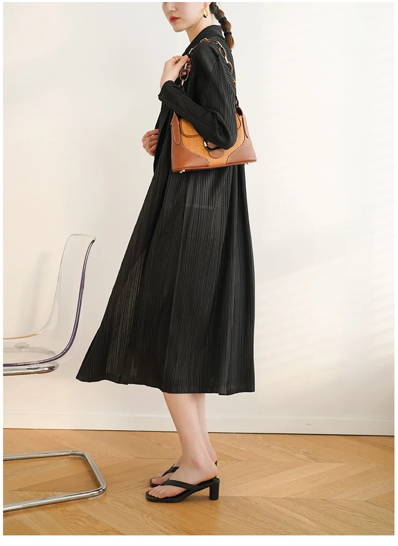 Autumn and spring pleated slim loose casual long-sleeved trench coat pleats [8201]