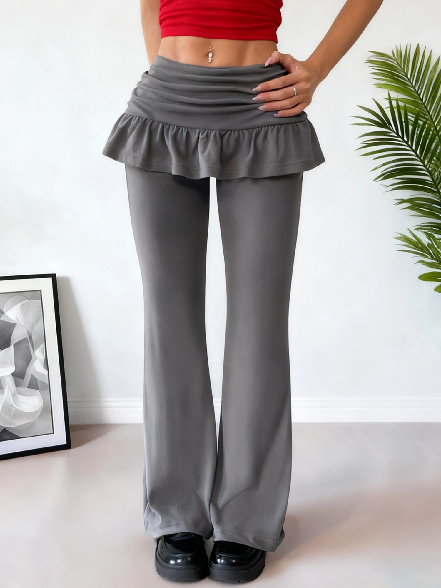 세련된 오피스 복장을 위한 러플 장식 인조 스커트 오버레이와 신축성 있는 허리밴드가 있는 여성용 하이웨이스트 플레어 팬츠