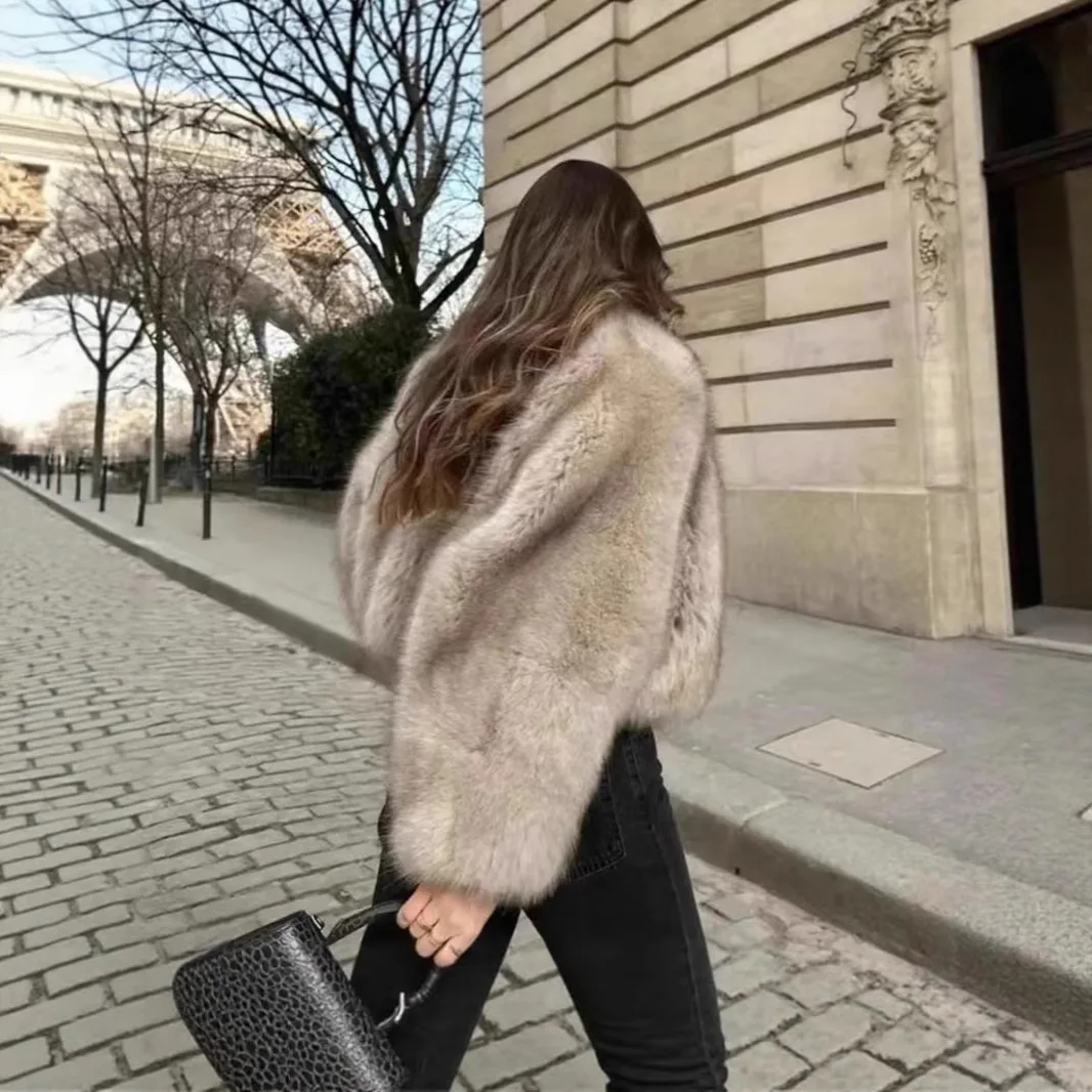 معطف فرو صديق للبيئة للنساء شتوي من KIDCRKJ برقبة دائرية كبيرة الحجم سترة نسائية قصيرة من الفرو مريح من الفرو الصناعي للسيدات #4