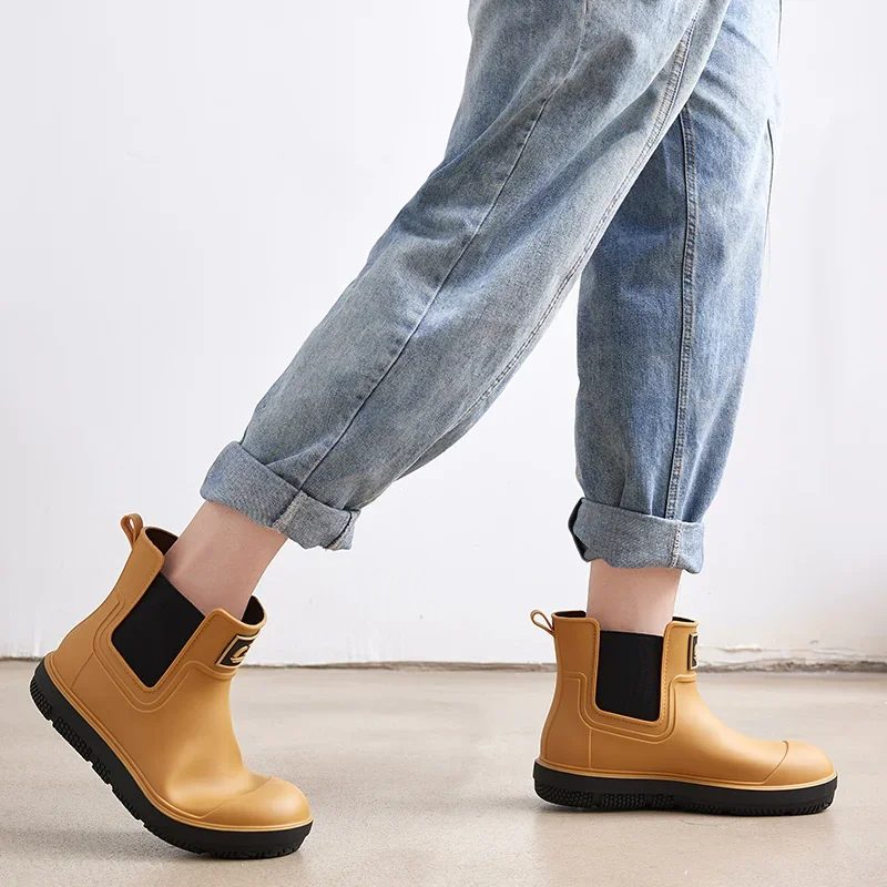 

Versatile Casual Waterproof Men's Rain Shoes Short Boot Fleece Lined Warm Non-slip Wear Resistant Comfortable Outdoor Wear