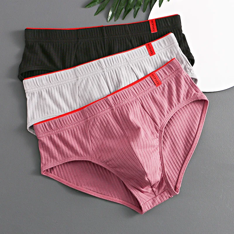 Atmungsaktive Herren-Dreiecksunterwäsche aus reiner Baumwolle, weiche, bequeme Slips, lässige Herrenunterhosen für den Alltag.