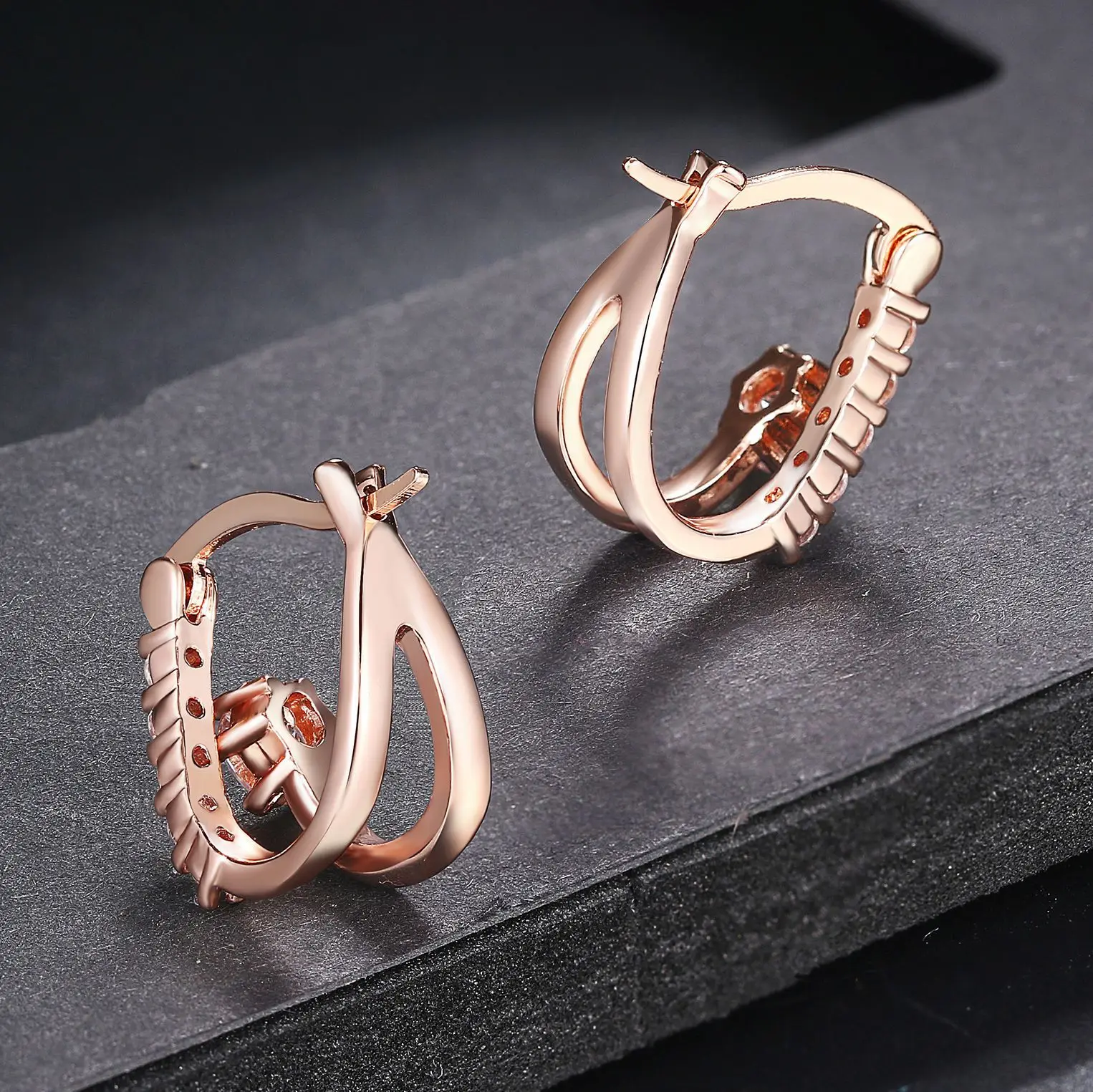 Y2K New Lady Stainless Steel Elegant Girl Shiny Zircon Earnail Pendant Women Light Luxury Ear Studs Jewelry Fashion Gift