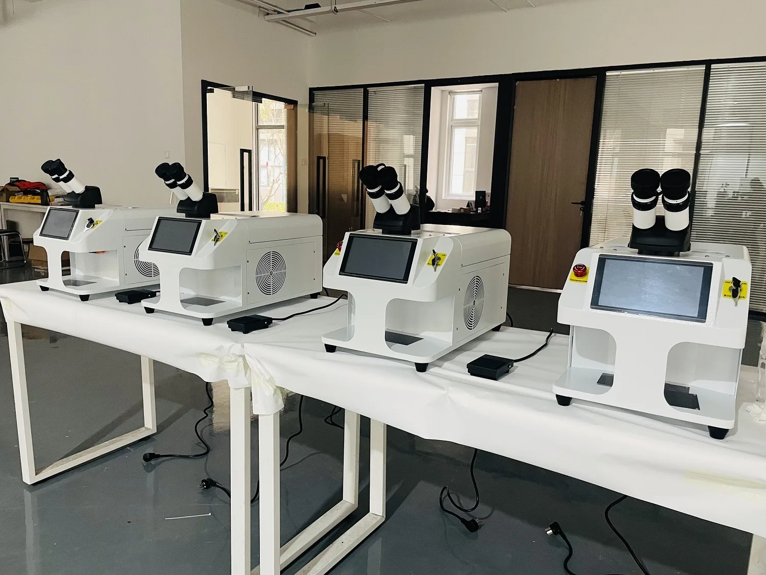 26KGS Gold Silver Jewelry Laser Soldering Machine 200W YAG Jewelry Spot Laser Welding Machine Soldering