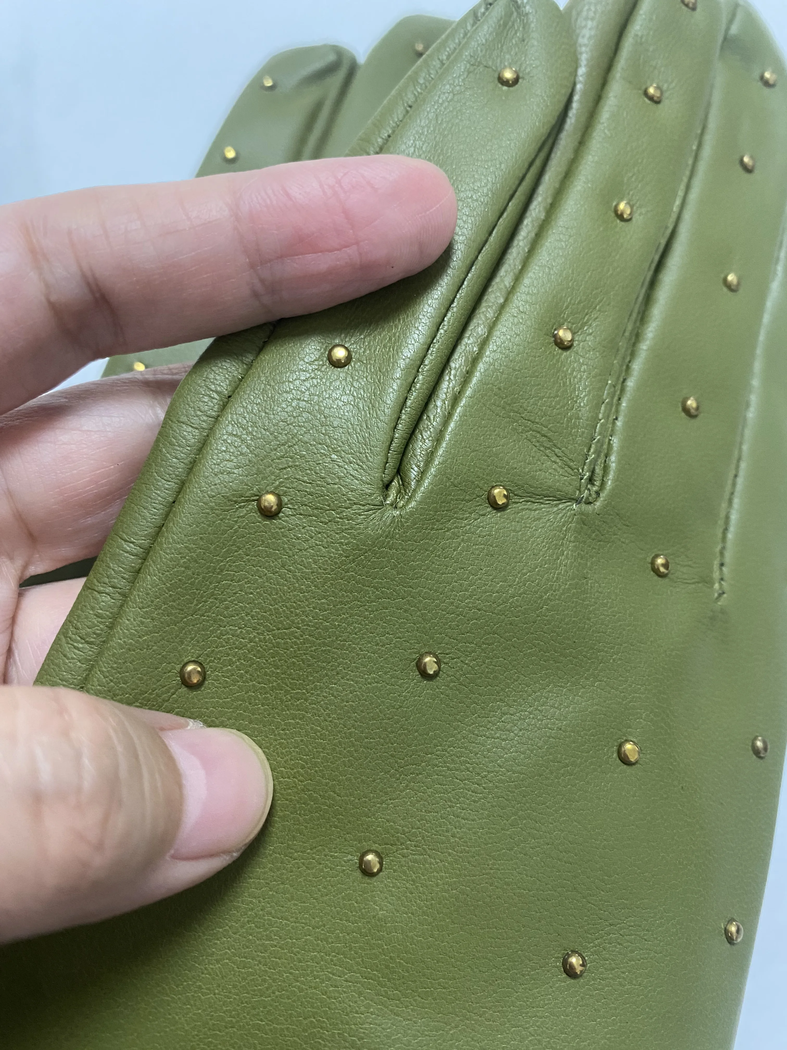 Women\'s Spring Autumn Natural Sheepskin Leather Gloves Female Genuine Leather Punk Style Rivet Motorcycle Driving Gloves R755