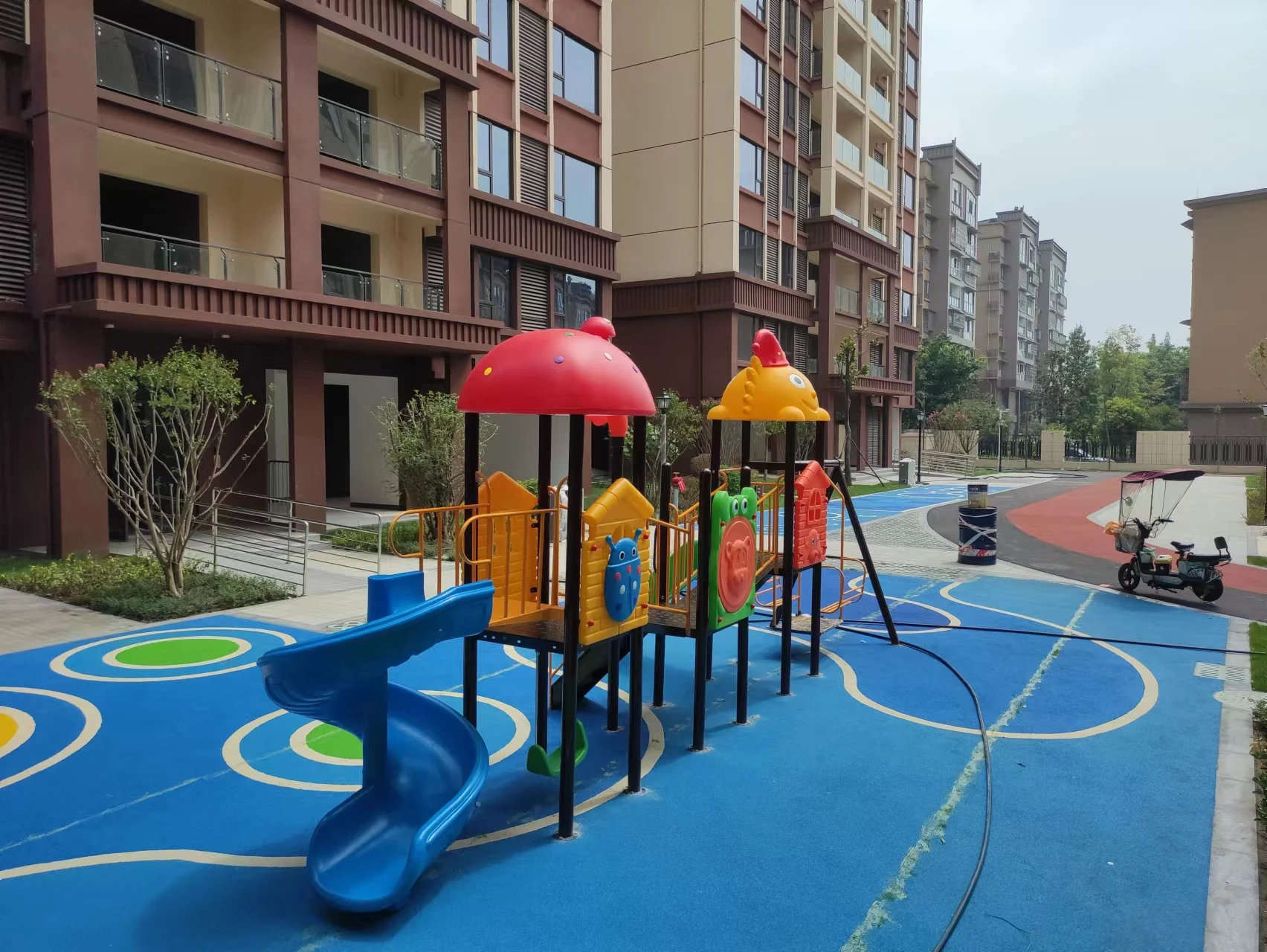 tobogan infantil tobogan plastico infantil tobogán infantil parque infantil columpio bebe toboganes para niños tobogan plastico infantil exterio tobogan plastico infantil jardin tobogan niños columpios resbaladilla B43