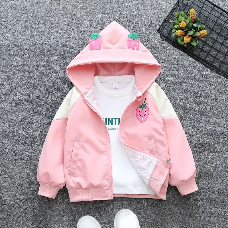 1 2 3 4 5 6 Jahre Baby Mädchen Jacke Erdbeer-Design Modische Windjacke Oberbekleidung mit Kapuze Reißverschluss Mädchen Mantel Geburtstagsgeschenk Kinderkleidung – Detail 4