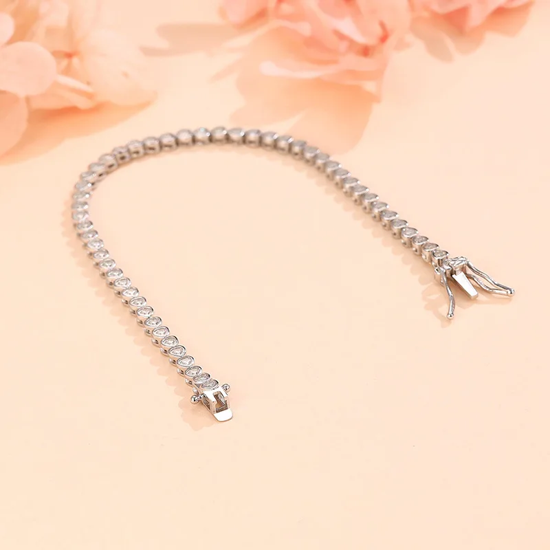 Luxury Solid Platinum PT950 Women's Moissanite Diamond Heart Bracelet Delicate Light Luxury Bracelet