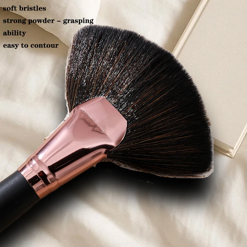 부드럽고 피부 친화적인 메이크업 브러쉬! 이븐 파우더 - 끈적임 없이 완벽하게 바르고, 편안한 그립감, 스타일리시한 디자인.