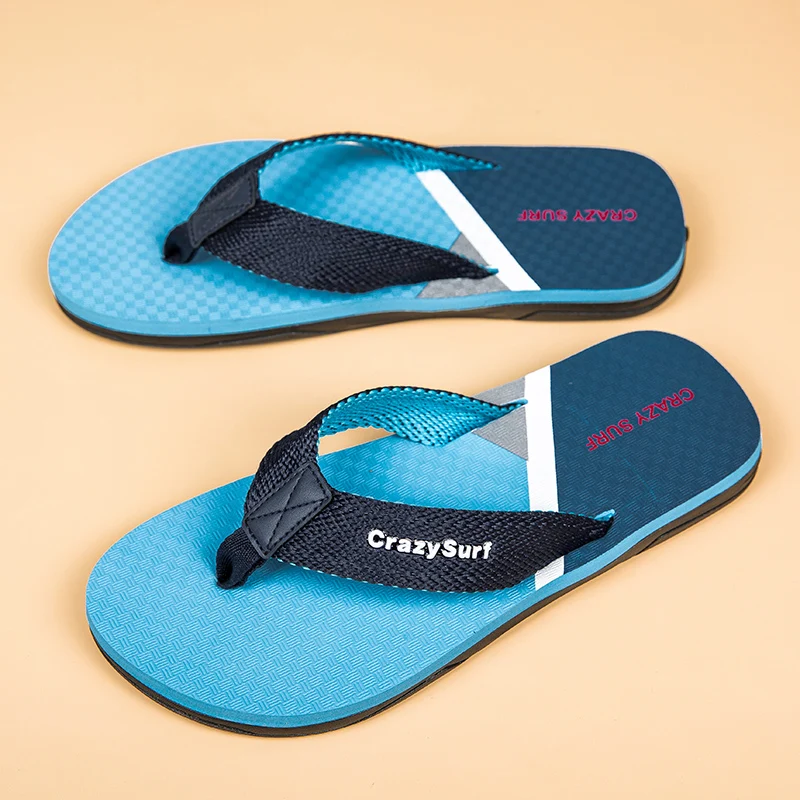 

Синие модные шлепанцы, мужские летние болотные тапочки для мужчин, домашние мягкие тапочки, пляжные шлепанцы на плоской подошве, мужские домашние шлепанцы 2025