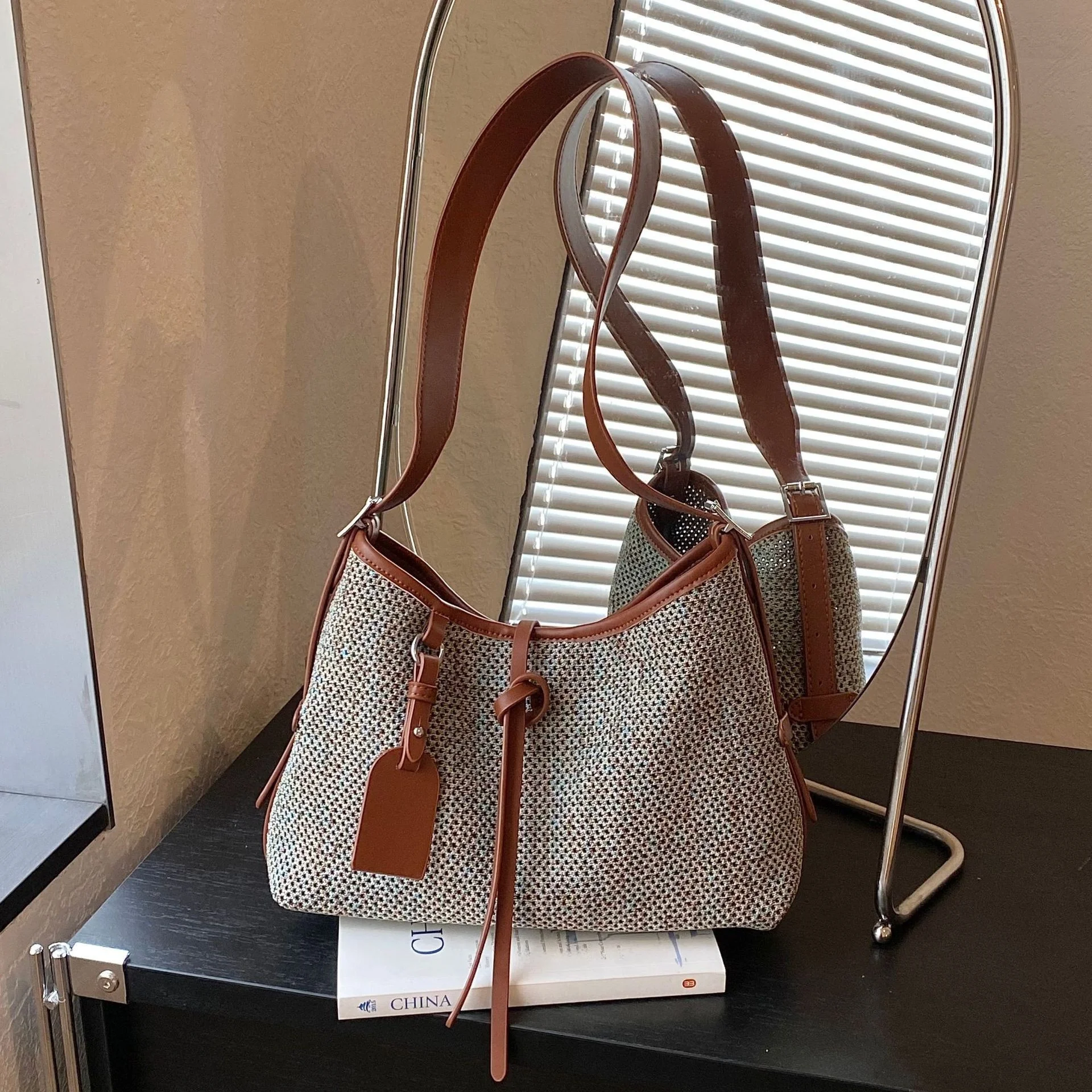 large-capacity-simple-tote-bag-women's-style-2026-new-high-end-sensation-luxury-commuter-single-shoulder-bag-for-women