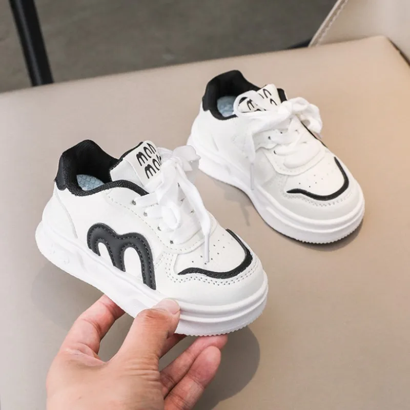 

Boys' lightweight casual sports shoes 2026 Spring Autumn new girls' soft soled white shoes, wear-resistant running shoes 21-30