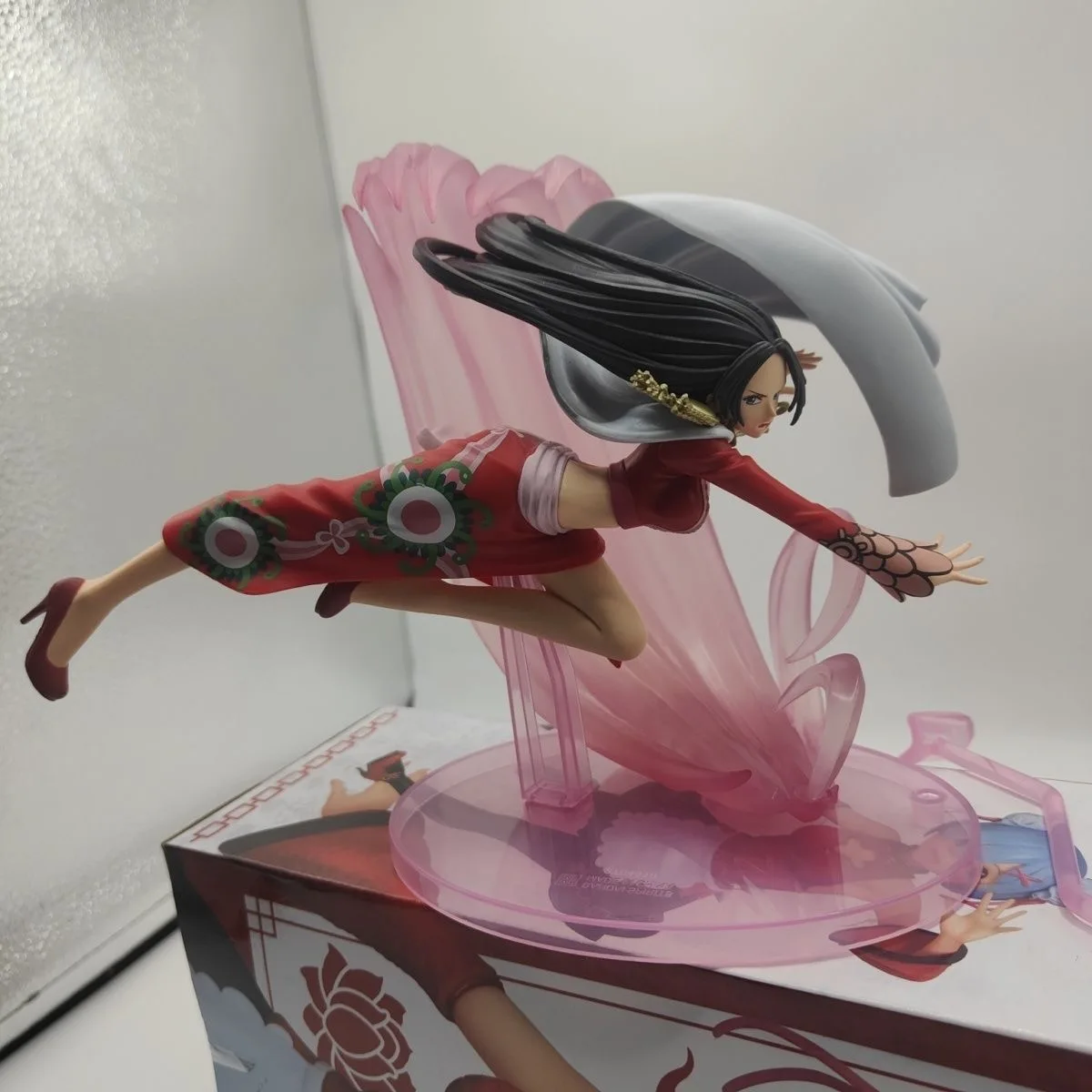 Bandai One Piece รูป RRC Empress Poyahan Cook อะนิเมะรุ่นของเล่นเดสก์ท็อปเครื่องประดับของขวัญคอลเลกชัน 100% กล่องต้นฉบับ