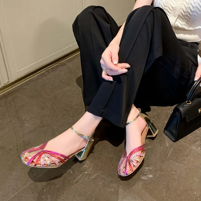 

Women's new leather and cowhide color blocked comfortable and breathable mid heeled hooded Roman fashion sandals
