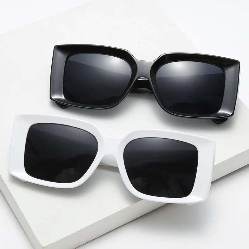 نظارات شمسية عتيقة ذات إطار ضيق للنساء ، نظارات شمسية مربعة كبيرة للإناث ، على الموضة الأمريكية والأوربي ، جديدة