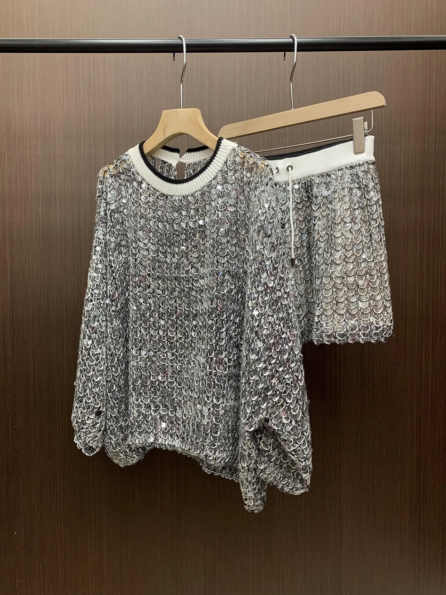 20244 Spring New Heavy Industry Fish Scale Sequin Vest Half Skirt Elastic Waist Shorts Loose Long Sleeve Top Women