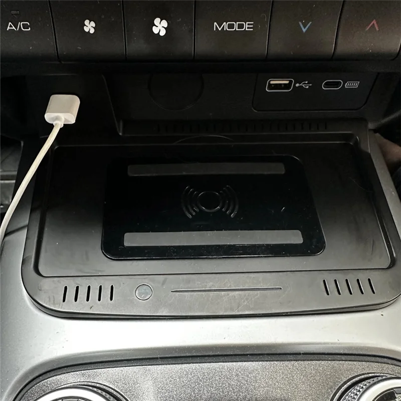 

Car Phone Holder Wireless Charger For WEY GWM Tank 300 2021 2022 2023 Accessories 15W Fast Charging Panel Adapter