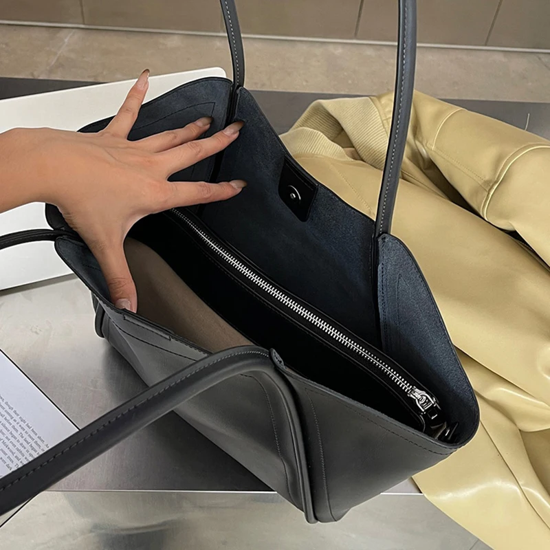 2026 Women's Large Capacity Handbag Wing Design Handheld Tote Daily Use And Commuting Single Shoulder Crossbody Bag for Ladies image 5