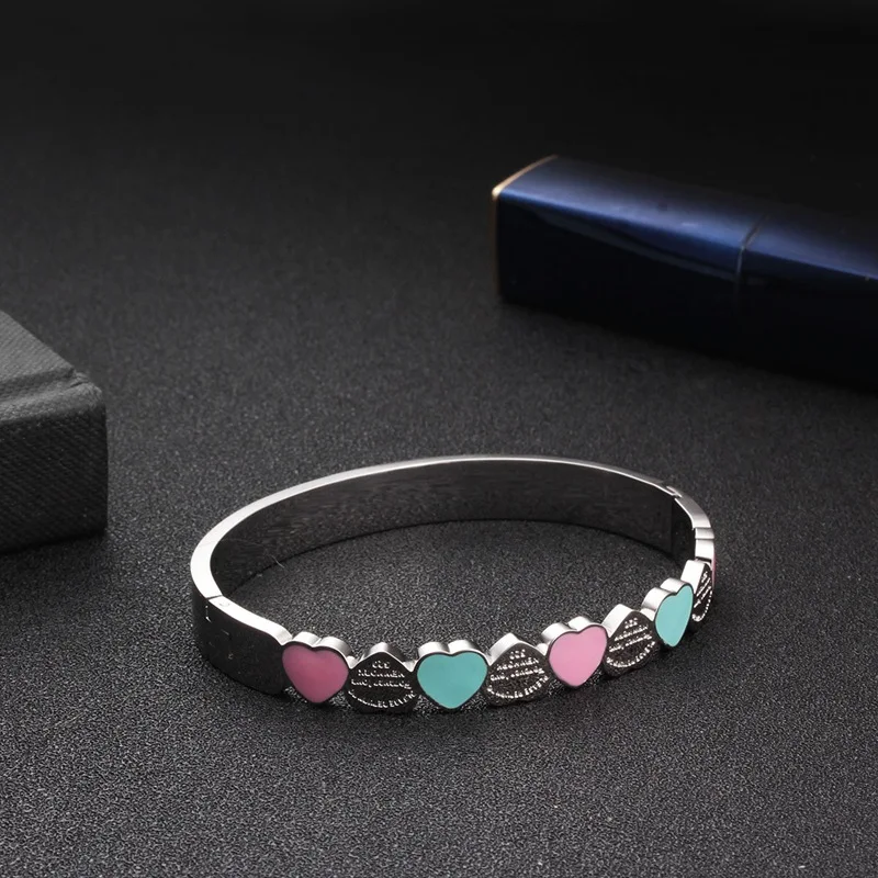 New Brand Sweet Heart Charm Cuff Bangles Luxury Wristband Wedding Women Girls Jewelry Gift