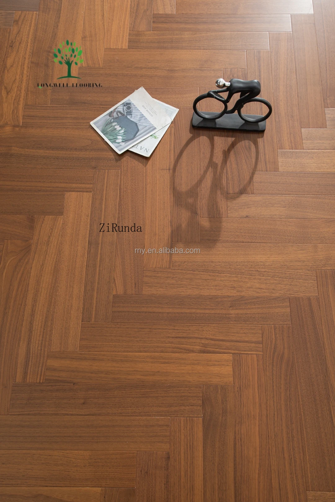 نسخة مخصصة من خشب الجوز الأمريكي الحديث والأرضيات الخشبية المطلية بشكل طبيعي بنمط متعرج حديث