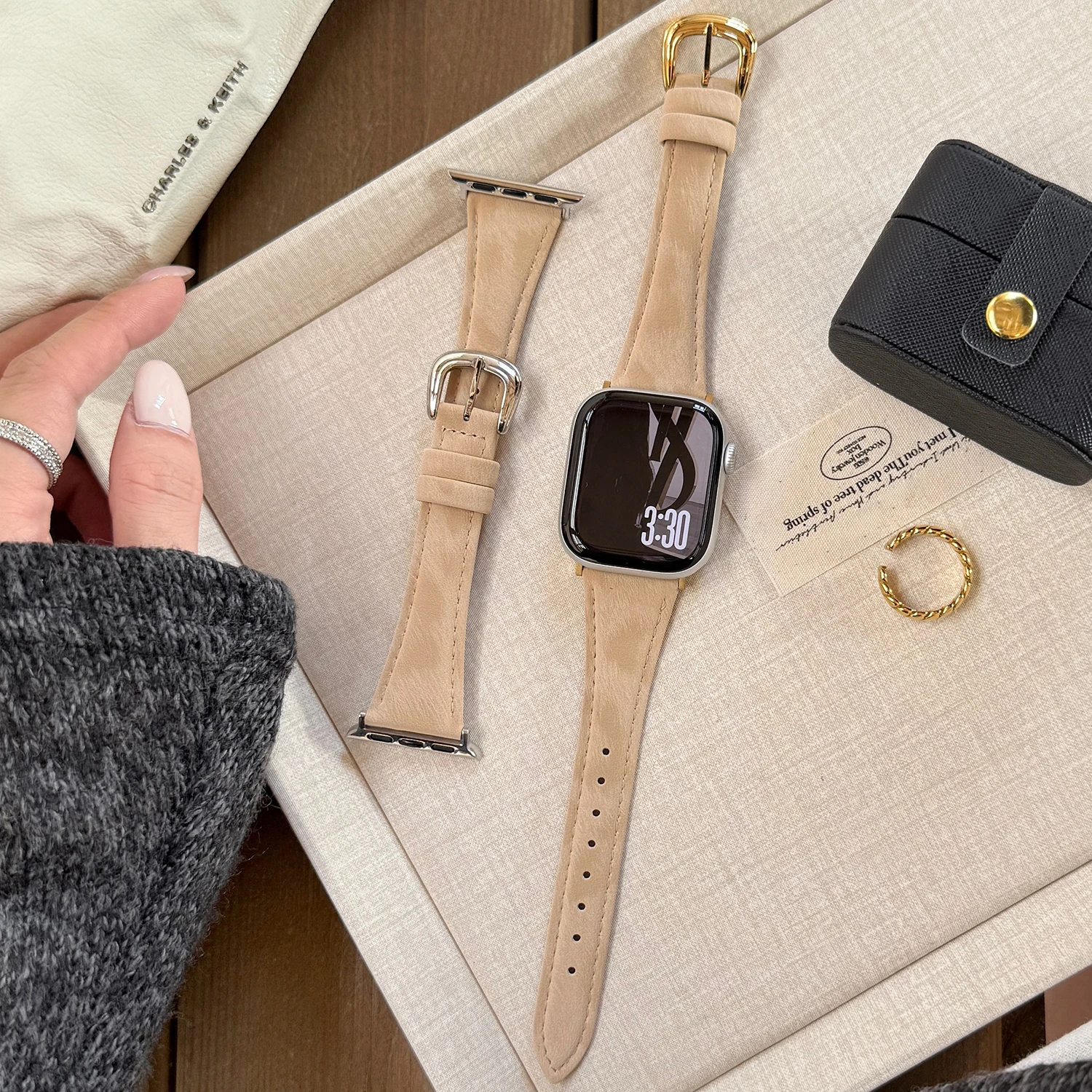 

Small waist Korean retro leather strap for Apple Watch S11 46 45 44 42 41-38mm female strap for iwatch series Ultra 49mm S10 S9