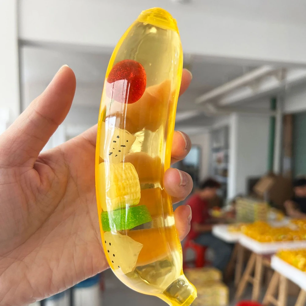 Riesige Bananen-Squishy als Stressabbau-Geschenk, Quetschbare Schreibtisch-Deko zur Angstlinderung, Flauschige Squishies mit Langsamer Rückfederung – Detail 3