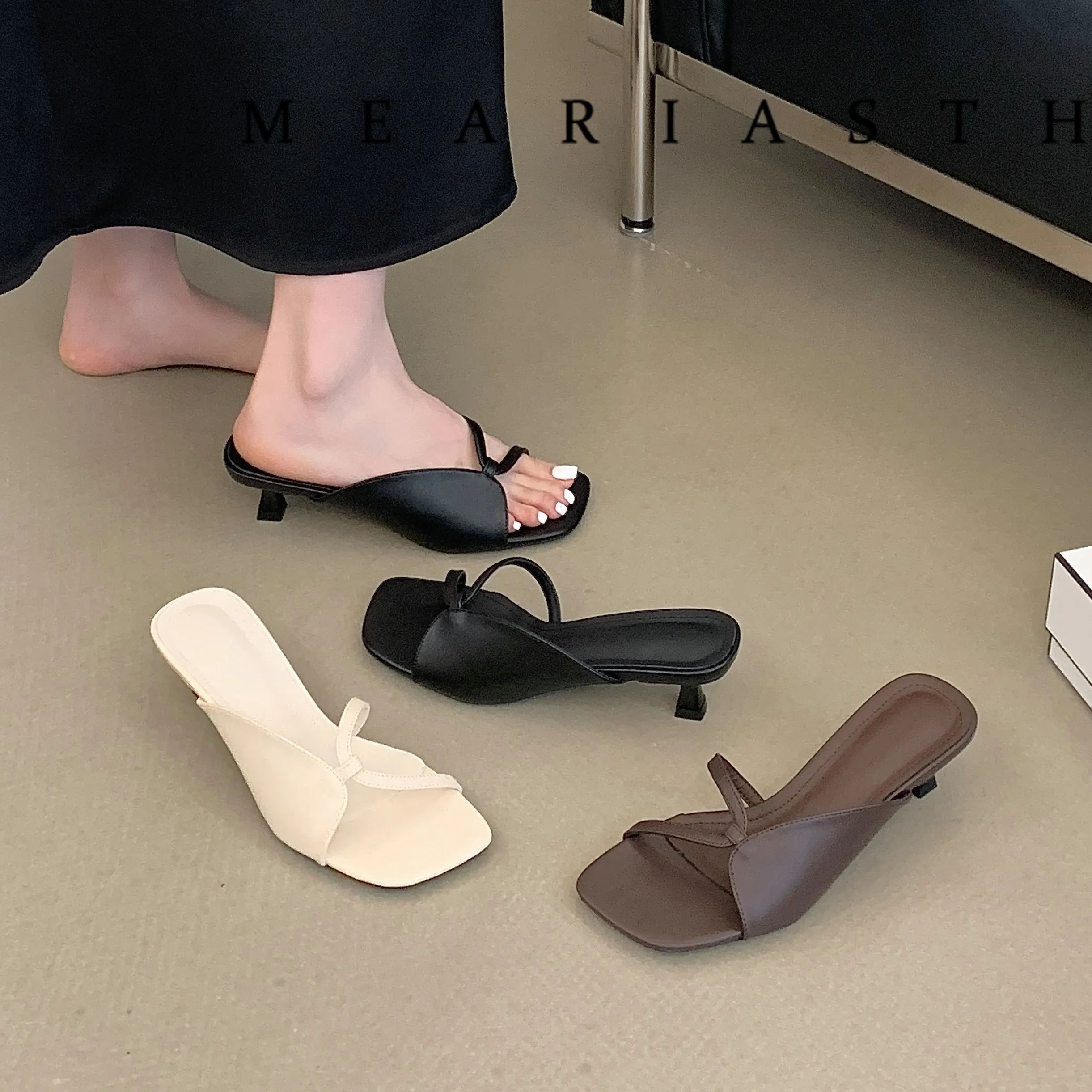 

Модные женские шлепанцы из мягкой кожи 2026 года на тонком высоком каблуке-шпильке с открытым носком, для улицы и вечеринок