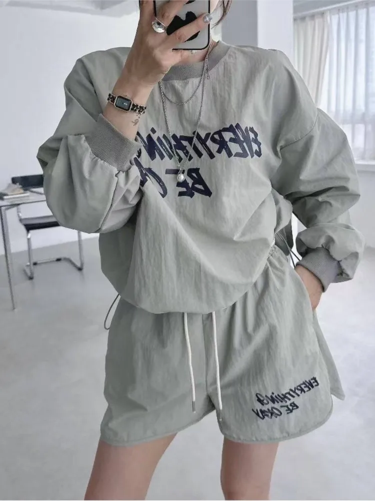 

Женский корейский модный комплект из двух предметов с буквенным принтом, повседневное пальто с длинными рукавами, шорты, комплекты женской осенней одежды, новый наряд