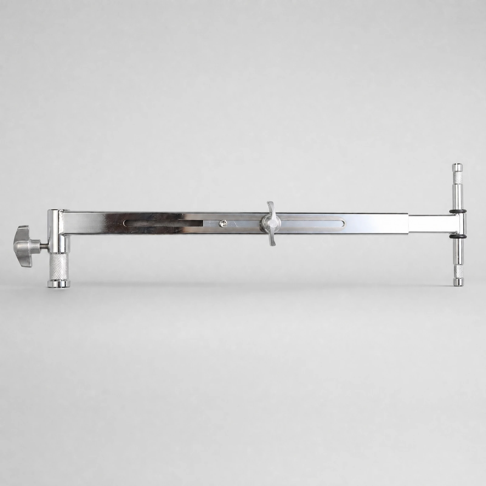 Studio Mounting Bracket Silver Finish Adjustable Metal Lighting Offset Arm Film Light Positioning Bracket Compact for Filmmakers