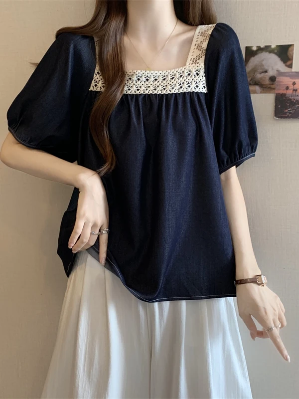 Csa Fena Plus Size de Verão com Gola Quadrada e Detalhes em Renda, Estilo Coreano, Manga Bufante, Caimento Solto e Efe...