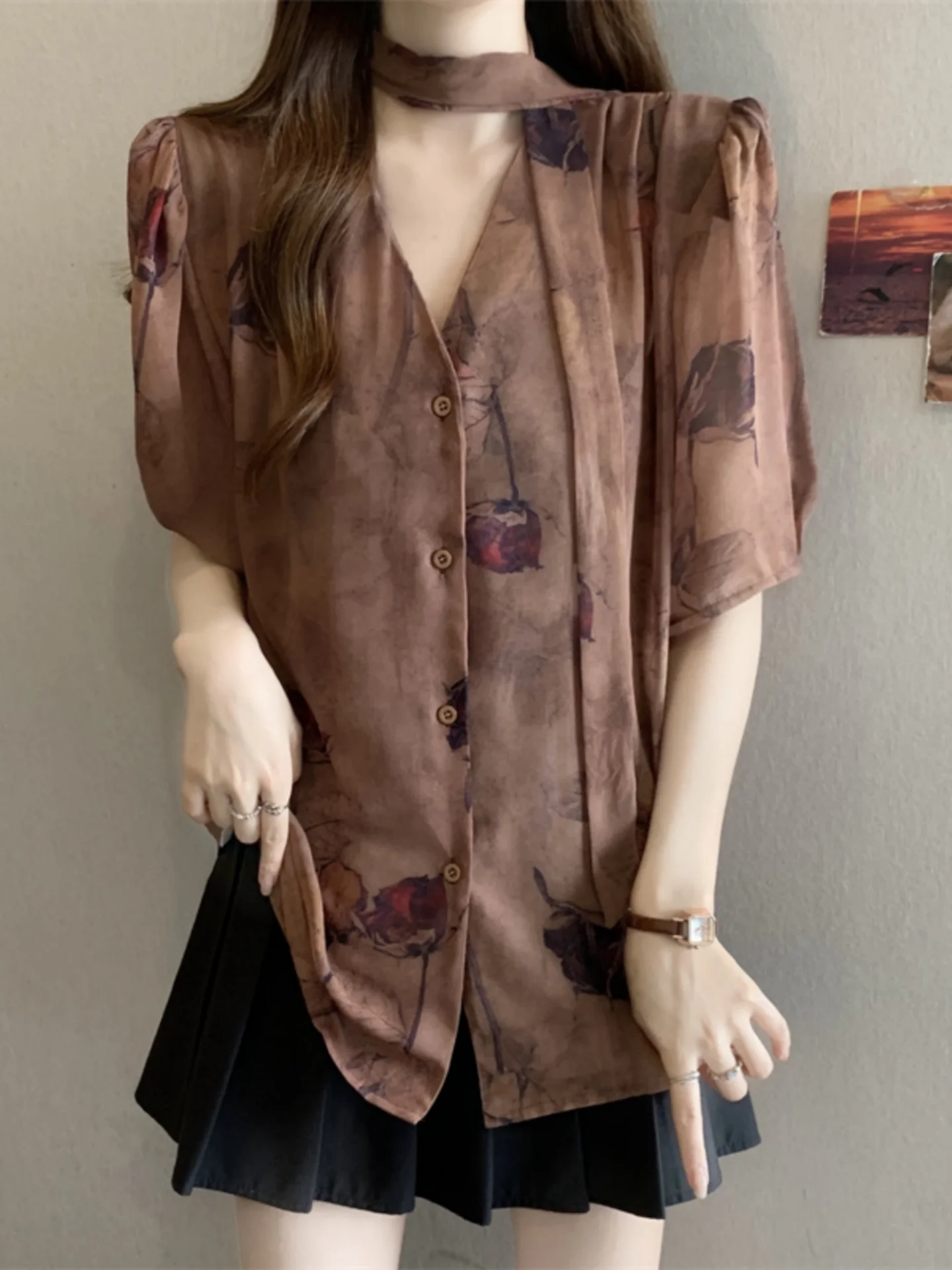 

Retro Print V-Neck Short Sleeve Base Shirt Women's Summer New Large Size Fat MM Slimming Youthful High-End Top Korean Style L...