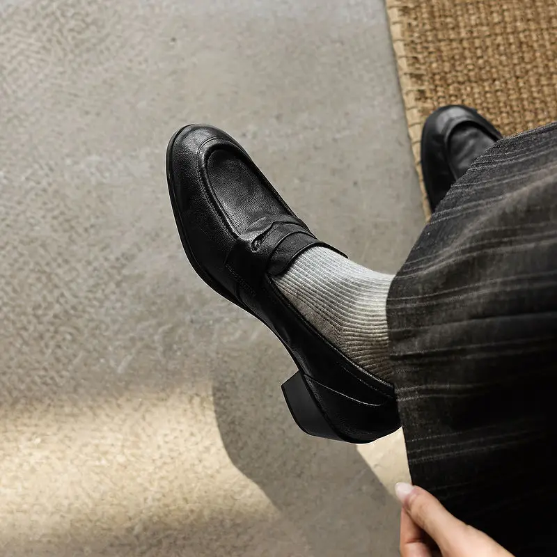 Mocassins rétro en cuir véritable à talon épais et bout rond pour femme, couleur unie, style printemps