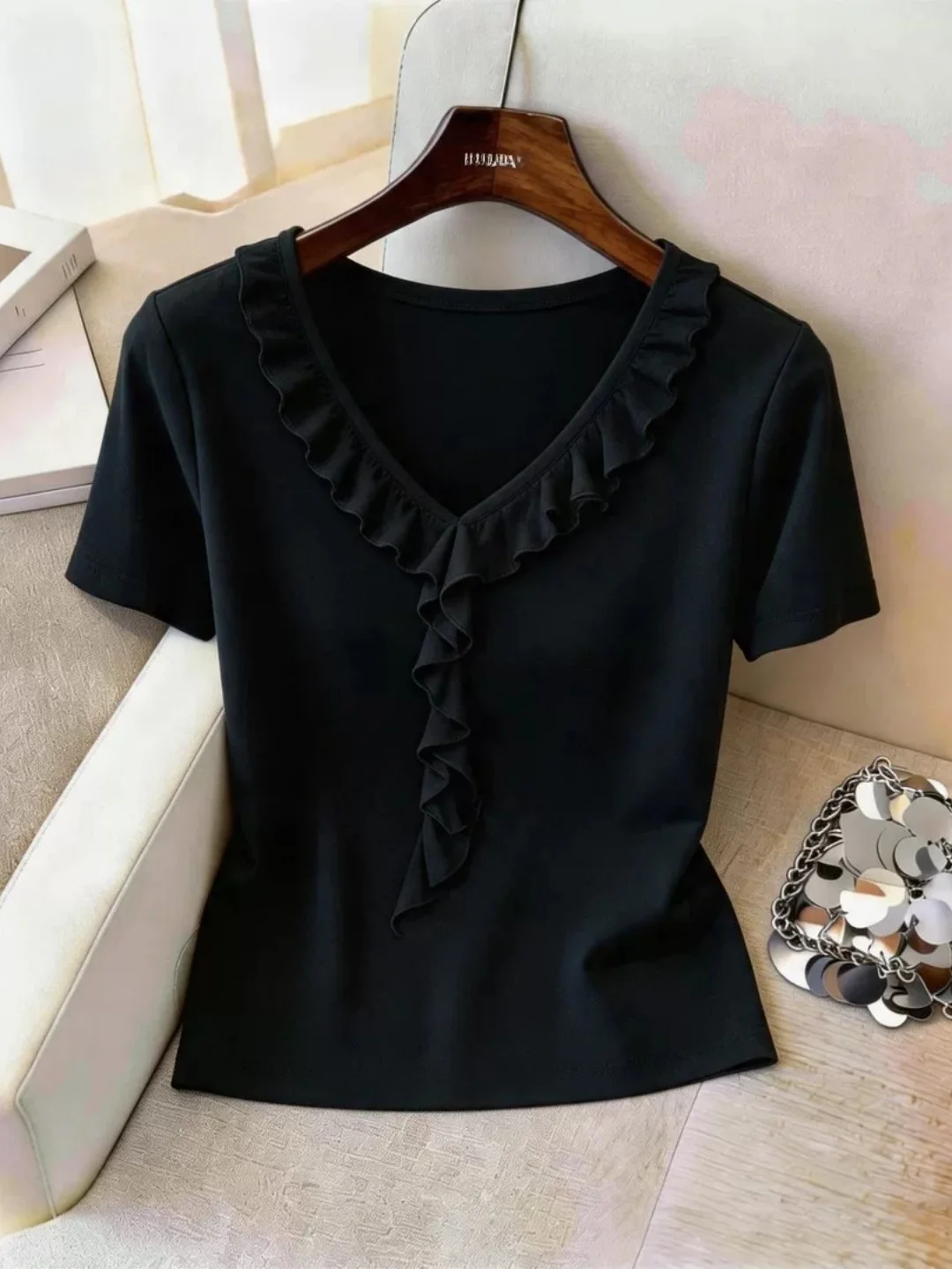 Korean Style V-Neck Short Sleeve T-Shirt Women's plus Size Design Sensation Black Floral  Top Summer Fashion Ladies' Tee