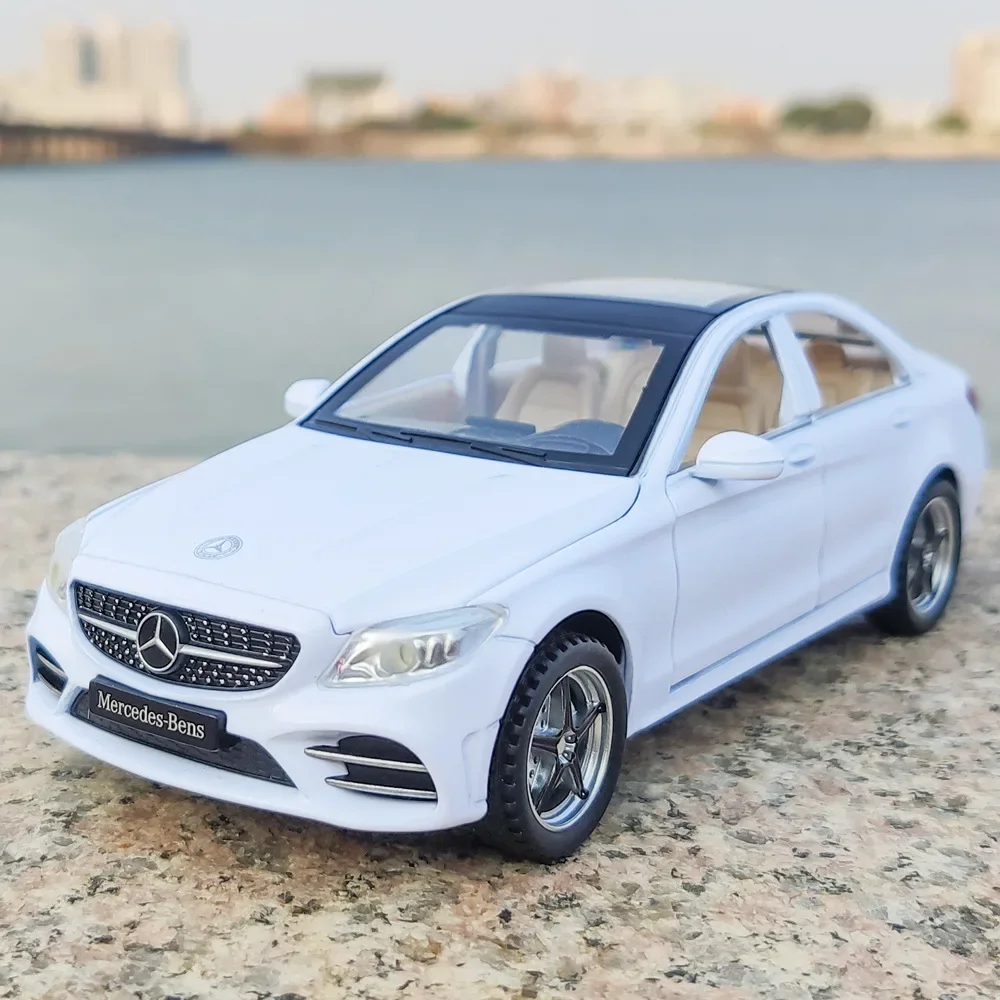 1:32 Mercedes Benz C260 Simulation Metal Toy Vehicles Model Alloy Children Toys Collection Gift Car Kids 6 Open Door A54