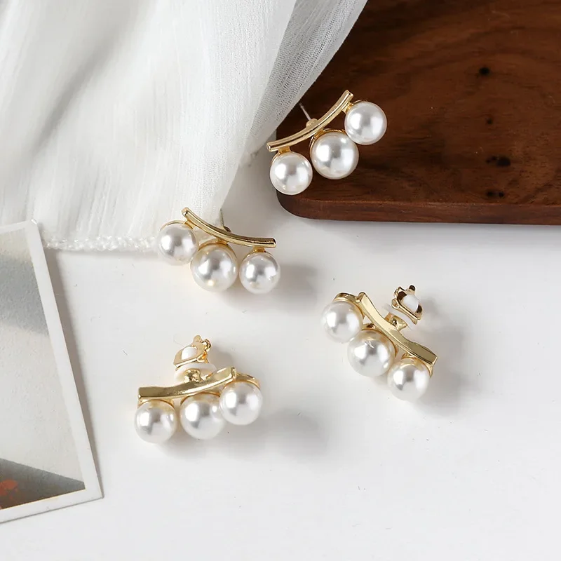 Korean Creative Three Small Pearl Ear Clip Earrings Elegant Simple Geometric Imitation Pearl Clip on Earrings No Piercing Women