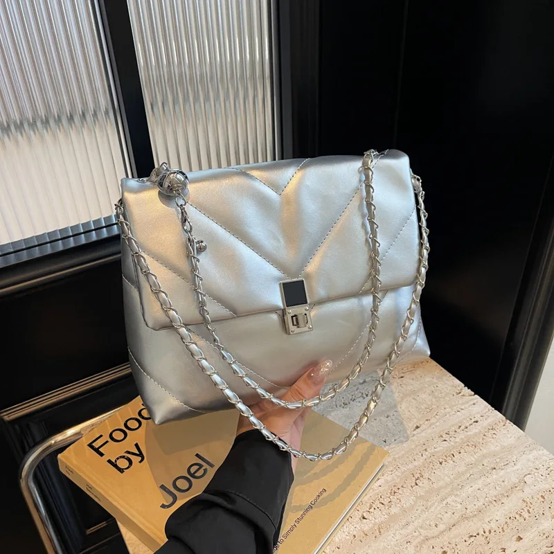 

2025 Trendy Vintage Underarm Bag Minimalist Chain Crossbody Purse Stylish Niche Shoulder Bag Fashionable Square Handbag