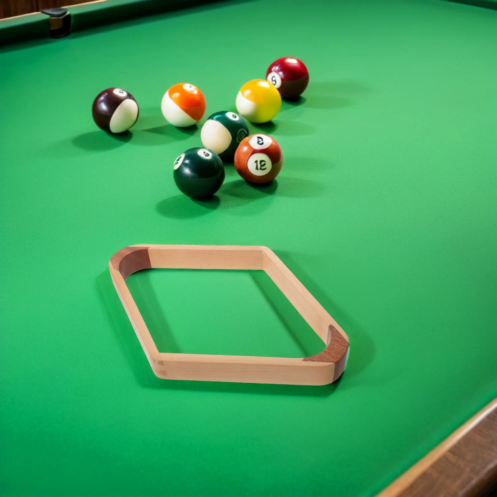 ビリヤードプールボールラック木製9ボールホルダーフレーム精密菱形ラック屋内ビリヤードゲームアクセサリー9ボールホルダーフレーム